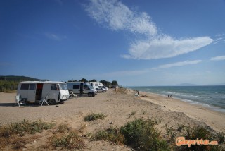 Kastro Kilinis, beach